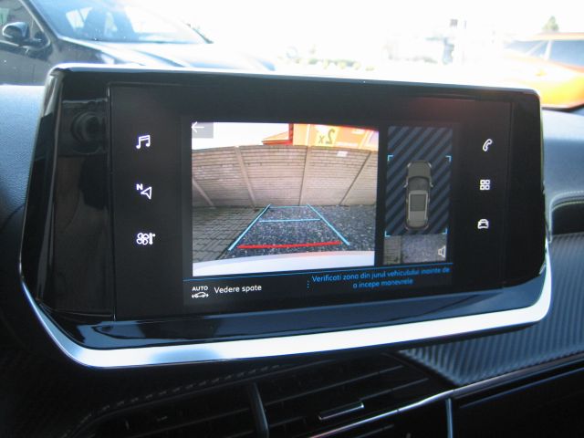 
								PEUGEOT 2008 1.2 PURE TECH GT-Line full									