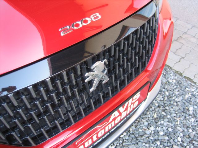 
								PEUGEOT 2008 1.2 PURE TECH GT-Line full									