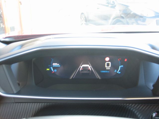 
								PEUGEOT 2008 1.2 PURE TECH GT-Line full									