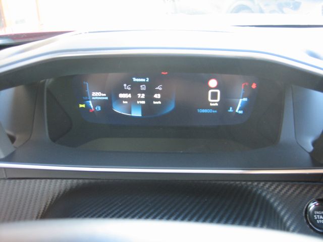 
								PEUGEOT 2008 1.2 PURE TECH GT-Line full									