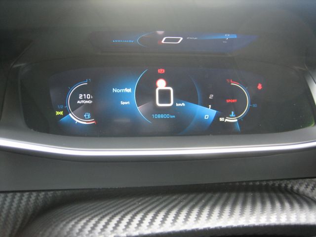 
								PEUGEOT 2008 1.2 PURE TECH GT-Line full									