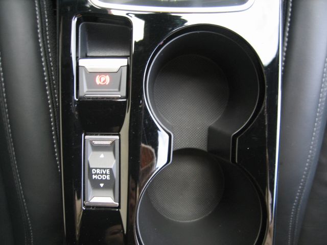 
								PEUGEOT 2008 1.2 PURE TECH GT-Line full									