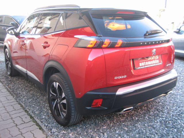 
								PEUGEOT 2008 1.2 PURE TECH GT-Line full									