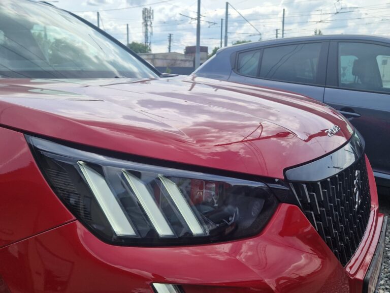 PEUGEOT 2008 1.2 PURE TECH GT-Line