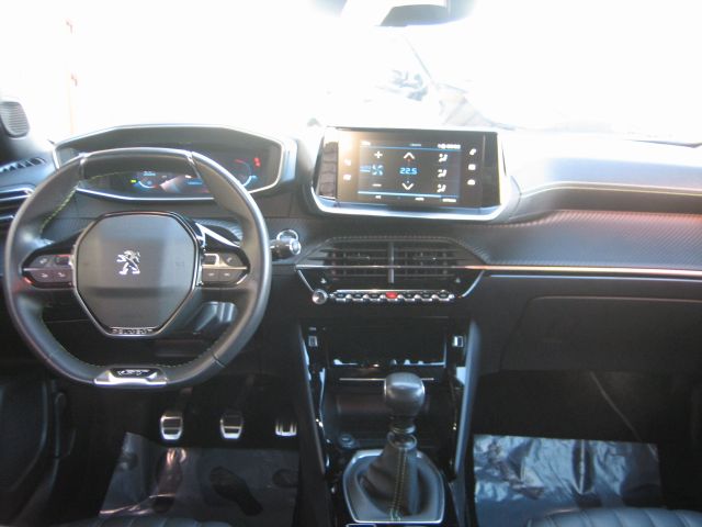 
								PEUGEOT 2008 1.2 PURE TECH GT-Line full									