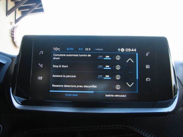 
								PEUGEOT 2008 1.2 PURE TECH GT-Line full									