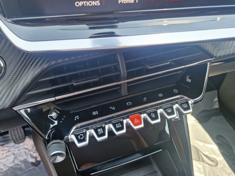 PEUGEOT 2008 1.2 PURE TECH ALLURE