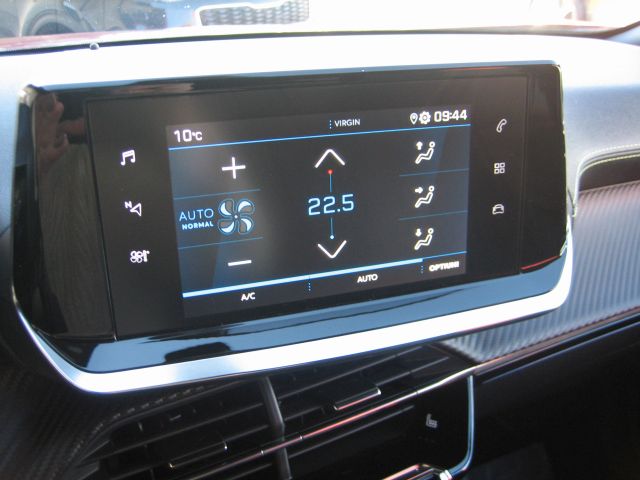 
								PEUGEOT 2008 1.2 PURE TECH GT-Line full									