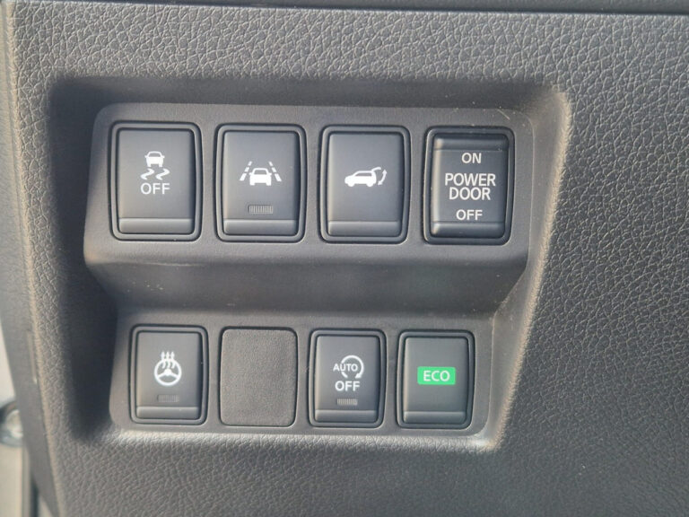 NISSAN X-TRAIL 2.0 dCi TEKNA 4X4 AUTOMATIC FACELIFT